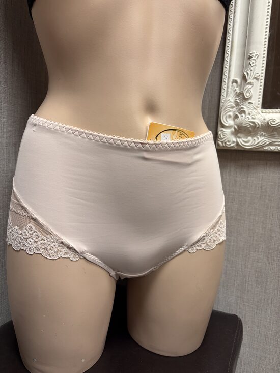  JAUNUMS Biksītes 2048 Peonija 009