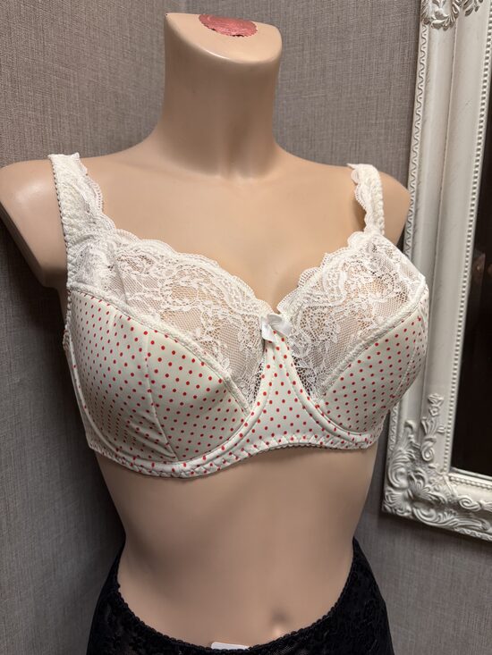 Bra 852 MILK/RED PEAS 85D